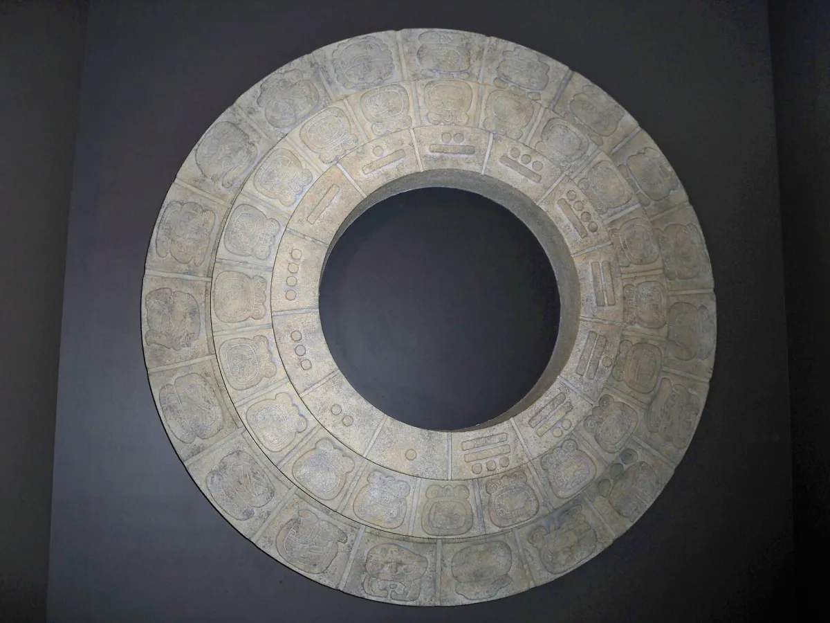 Stone version of the Maya 260 calendar at the Smithsonian.